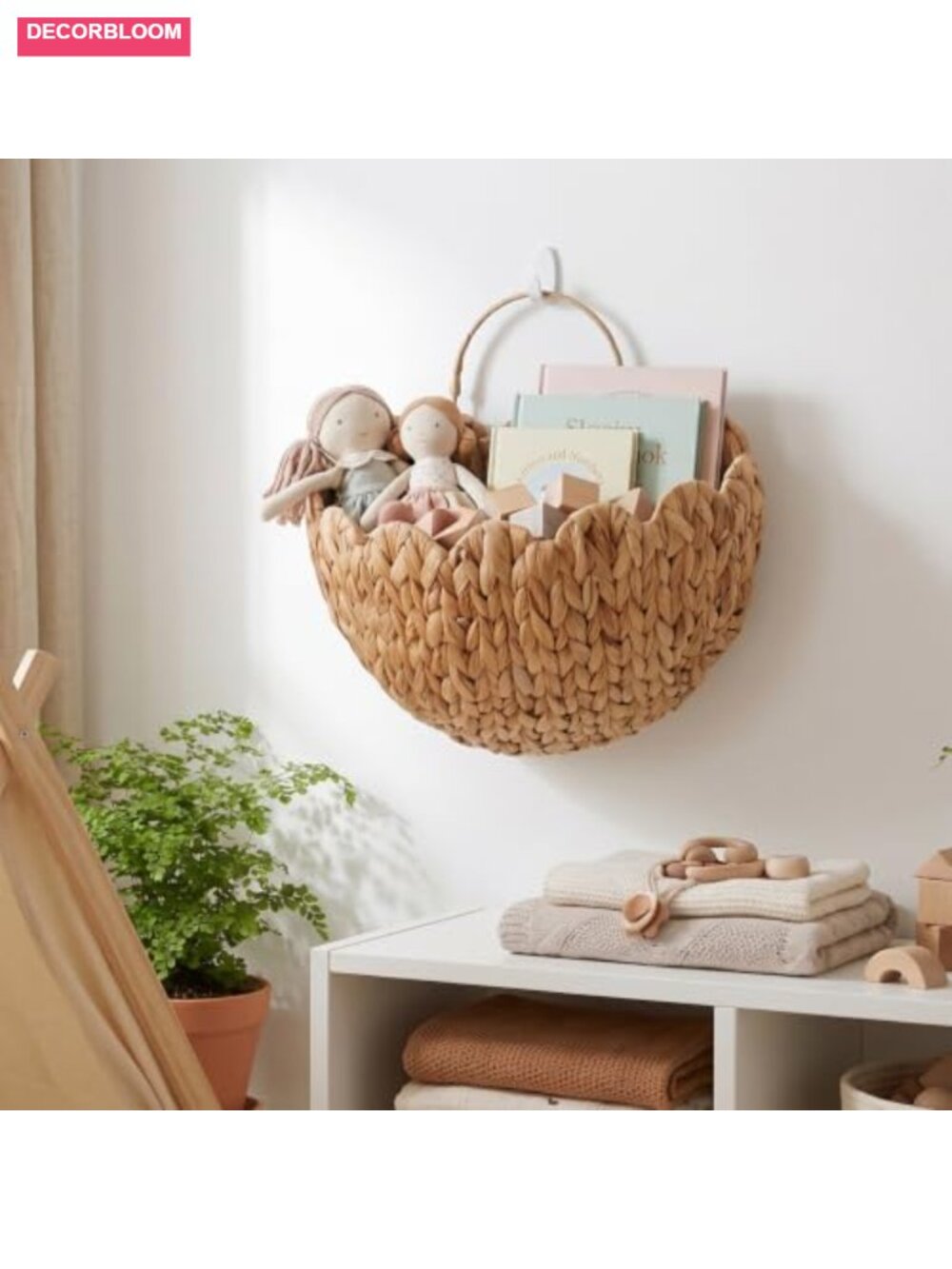 Scalloped Wicker Wall Basket, Water Hyacinth Hanging Basket with Handle, Boho - Picture 5 of 6